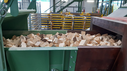 Drum chipper  - for handling the residual wood from a sorting plant